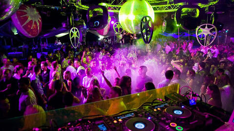 Thủ tướng đồng ý cho phép dịch vụ karaoke, vũ trường hoạt động trở lại