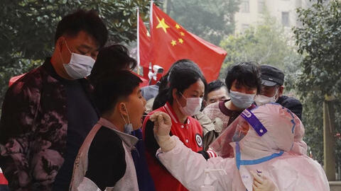 Trung Quốc đối mặt với đợt bùng phát dịch COVID-19 lớn nhất từ trước đến nay