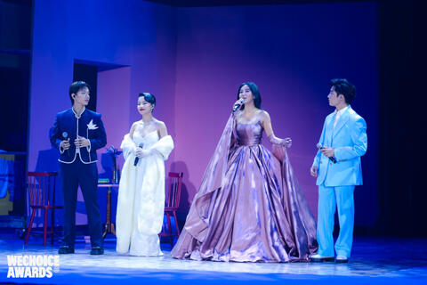 Văn Mai Hương - Hoàng Dũng - Anh Tú - Lâm Bảo Ngọc hòa giọng ở gala WeChoice: Hứa Vĩ Văn - Hoàng Hà bất ngờ xuất hiện!