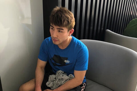 Tú ông Lục Triều Vỹ ăn chặn, 'thổi giá' hoa hậu như thế nào?