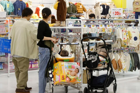 Cuộc khủng hoảng nan giải ngay lúc này của người Nhật Bản: Đã "âm ỉ cháy" trong nhiều năm và phải mất hàng thập kỷ nữa may thì thoát