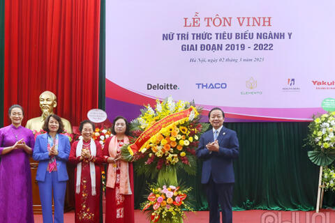 Toàn cảnh lễ tôn vinh Nữ trí thức tiêu biểu ngành Y giai đoạn 2019 - 2022