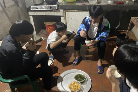 Những cuộc ly hương chưa thành niên