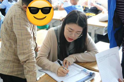 Đang chấm bài kiểm tra, cô giáo bỗng cười chảy nước mắt: Chỉ cần đi dạy tiểu học thì chuyện hài hước gì cũng có thể gặp qua!