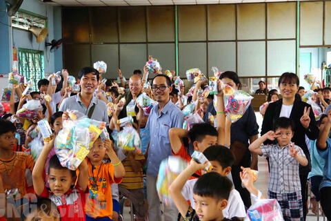 Về lại mái ấm Kim Chi mùa Trung thu 2020