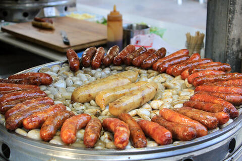 Món ăn đang hot của giới trẻ: Từ lâu đã được WHO liệt vào nhóm gây ung thư, không nên quá lạm dụng kẻo "rước bệnh"