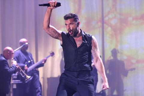 Ricky Martin có thể lãnh 50 năm tù nếu bị kết án 'loạn luân với cháu trai'