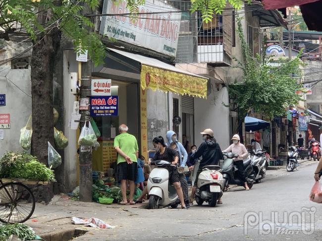 Đi chợ mùa dịch có gì lạ? 