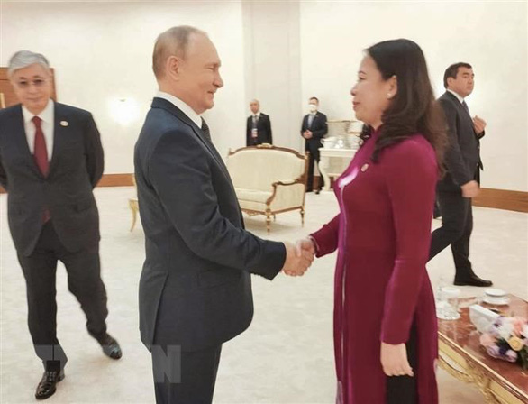   Phó chủ tịch nước Võ Thị Ánh Xuân gặp Tổng thống Nga Vladimir Putin - Ảnh: TTXVN  