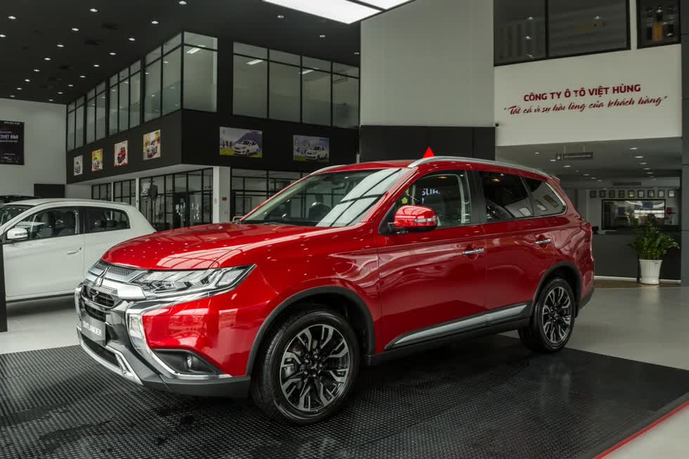 Giữa mùa dịch, doanh số bán hàng của Mitsubishi Outlander bất ngờ tăng mạnh trong tháng 3/2020.