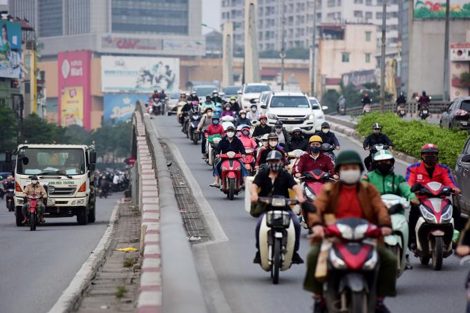 Hà Nội tiếp tục yêu cầu đeo khẩu trang nơi công cộng