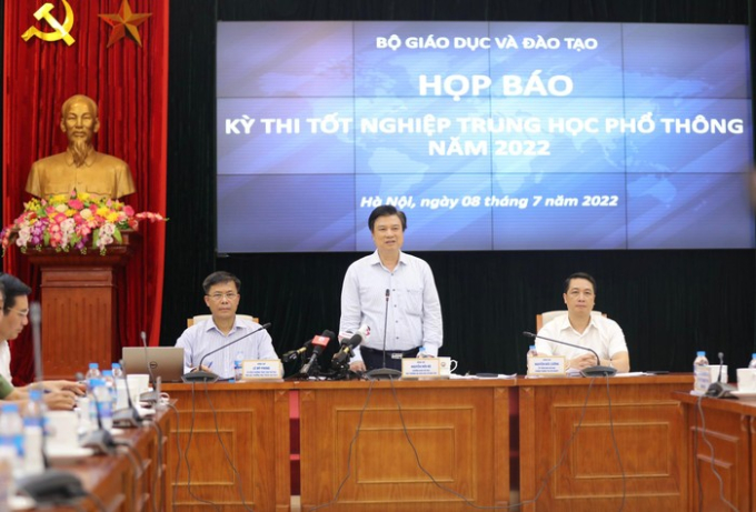 Tại buổi họp báo kết thúc kỳ thi Tốt nghiệp THPT năm 2022, lãnh đạo Bộ Giáo dục cho biết đang điều tra nghi vấn lộ đề thi Toán.