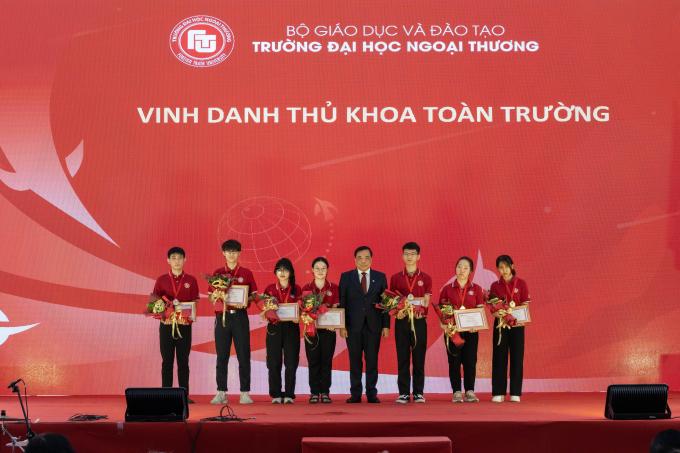 7 tân thủ khoa toàn trường theo các phương thức xét tuyển của FTU