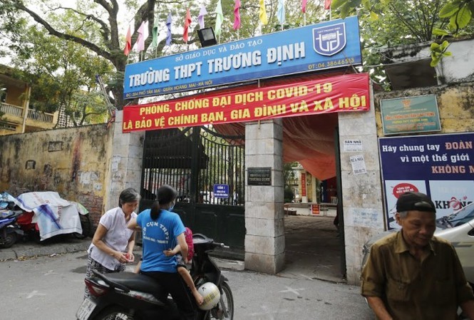   Trường THPT Trương Định (Hà Nội).  