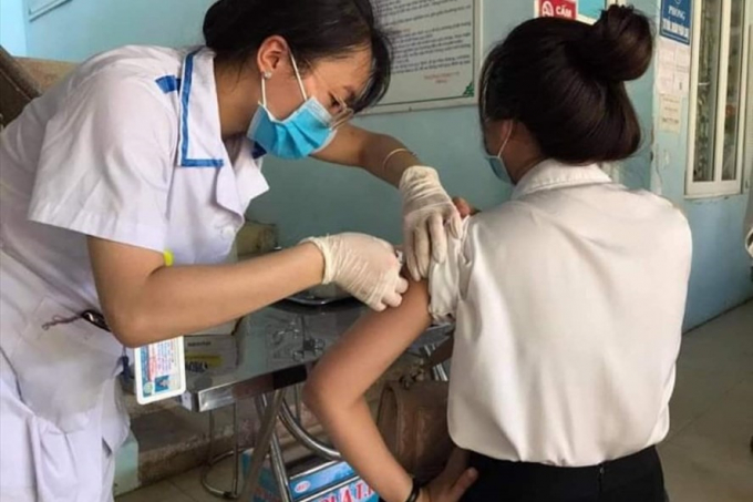 Nơi nào tiêm vaccine COVID-19 chậm, vaccine sẽ bị điều chuyển cho nơi khác