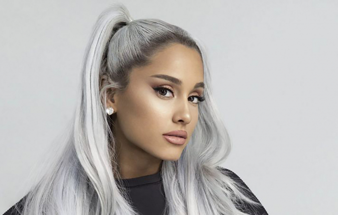   Ariana Grande thu 72 triệu USD trong năm qua nhờ ca hát. Phần lớn nhờ thành công của tour 