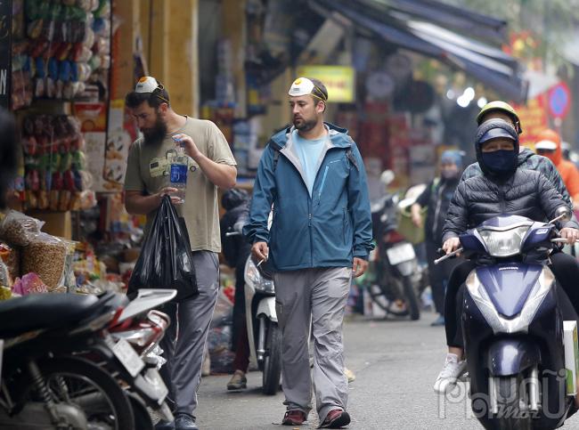 Mối lo ngại về viruscorona đang lây lan dường như không khiến những du khách này e ngại