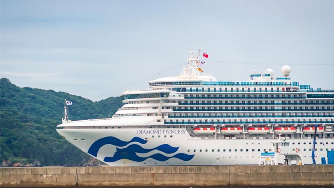 Tàu Diamond Princess.