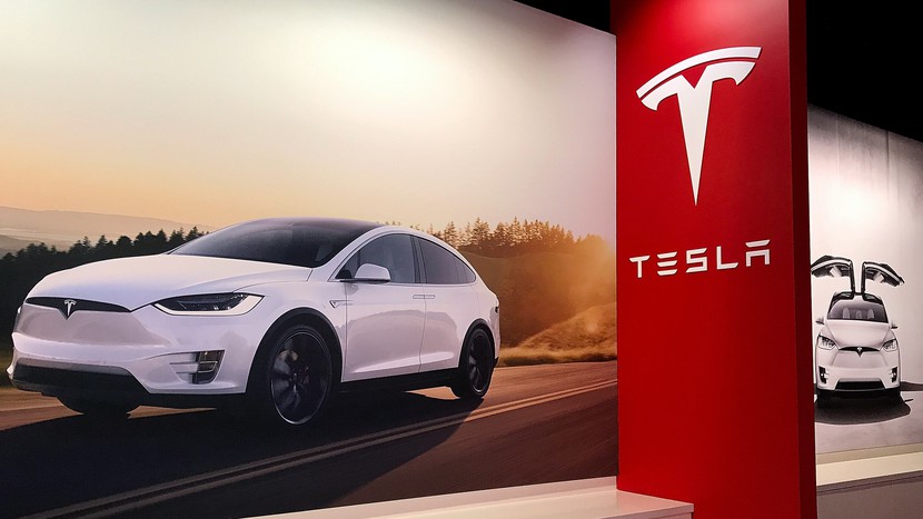 Các nhà máy sản xuất ô tô mới của Tesla 'lỗ hàng tỷ USD' - Ảnh 1.