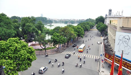 Khu vực Hồ Hoàn Kiếm, trục đường Hàng Bài - Đinh Tiên Hoàng, nơi cánh quân phía Nam của Đại đoàn 308 đi qua trong buổi sáng 10.10.1954 vào tiếp quản Thủ đô.