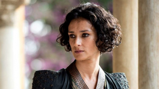   Ngôi sao thứ hai của của Trò chơi vương quyền là Indira Varma, 46 tuổi, tiết lộ cô mắc Covid-19. Cô hiện đang tham gia bộ phim The Seagull của Anton Chekhov cùng với Emilia Clarke  