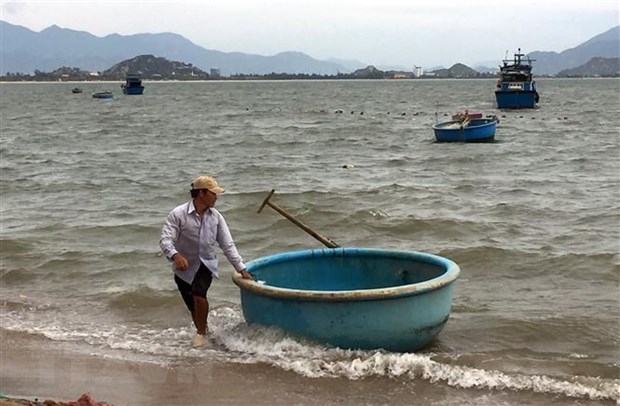 Vùng áp thấp tiếp tục di chuyển, có khả năng thành áp thấp nhiệt đới - Ảnh 1.