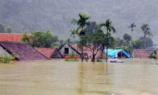 Nhiều cơn bão lũ gây thiệt hại lớn ở miền Trung.