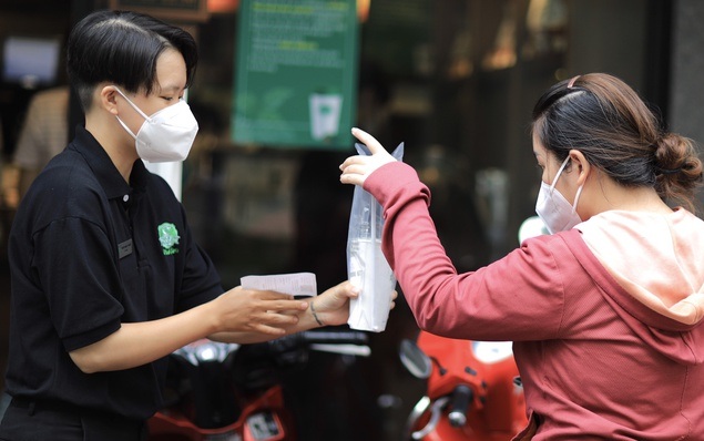 TP.HCM chưa cho phép mở lại dịch vụ ăn uống tại chỗ 