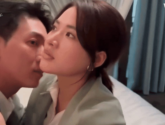 Cặp sao Việt lộ hậu trường cảnh nóng cực tình, thái độ của nam chính khi gặp sự cố làm rộ nghi án yêu thật