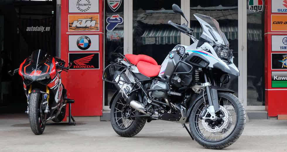 BMW R1200GS.