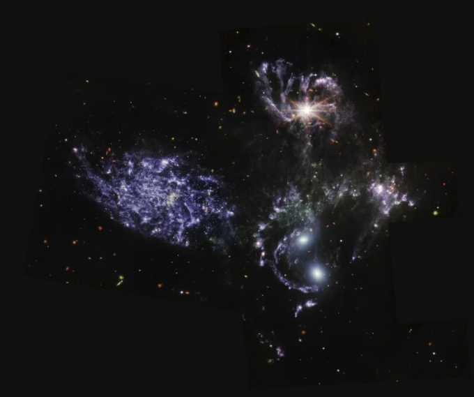 Stephan’s Quintet, một tập hợp năm thiên hà, được MIRI nhìn thấy trên Kính viễn vọng Không gian James Webb (Ảnh:NASA, ESA, CSA, STScI).