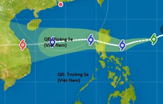 Bão Noru tăng lên cấp 11 giật cấp 14, di chuyển rất nhanh - Ảnh 1.