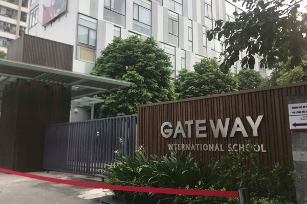 Trường Gateway tự phong là trường Quốc tế để quảng cáo.