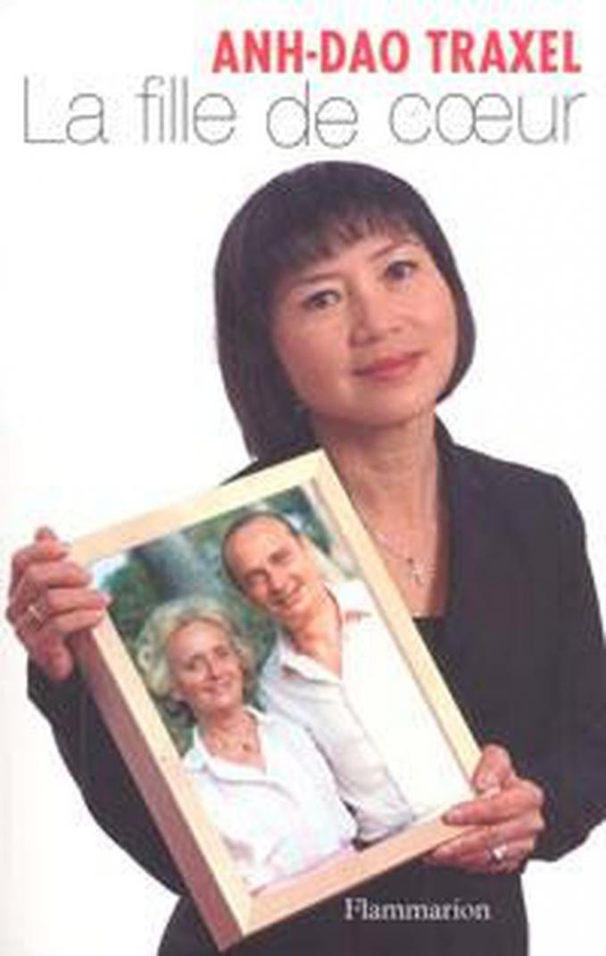 Năm 2009, bà được nhà nước Pháp phong tặng huân chương Bắc đẩu Bội tinh hạng 5.