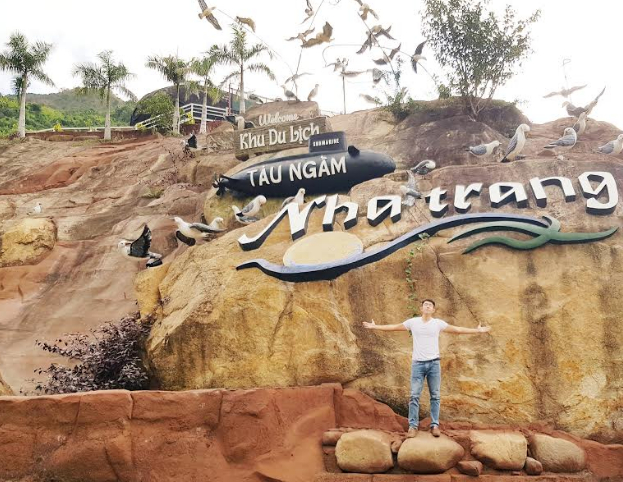 Mặt tiền chào đón du khách của khu du lịch Tàu Ngầm Nha Trang.