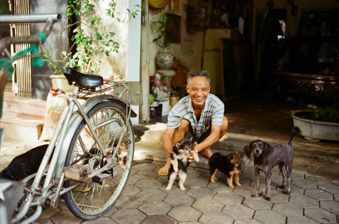 Sau những ngày ô nhiễm, Hà Nội bừng sáng trong nắng cuối thu