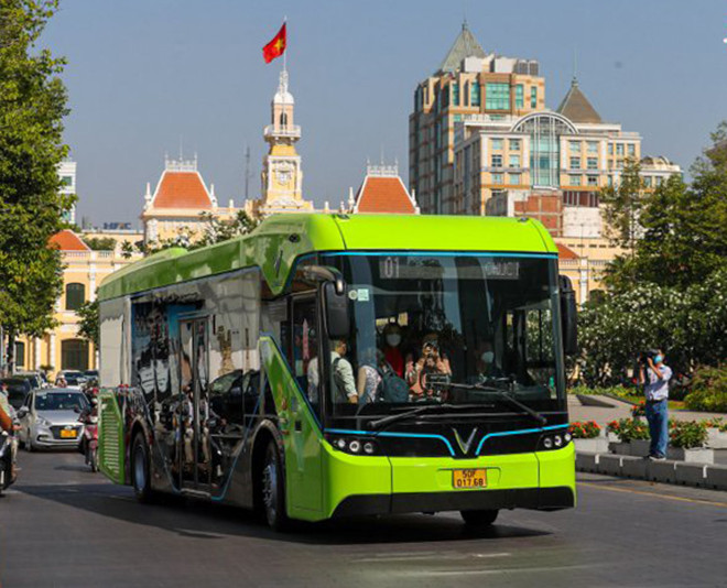 Đề xuất sử dụng xe buýt điện cho tuyến BRT đầu tiên tại TP.HCM - Ảnh 1.