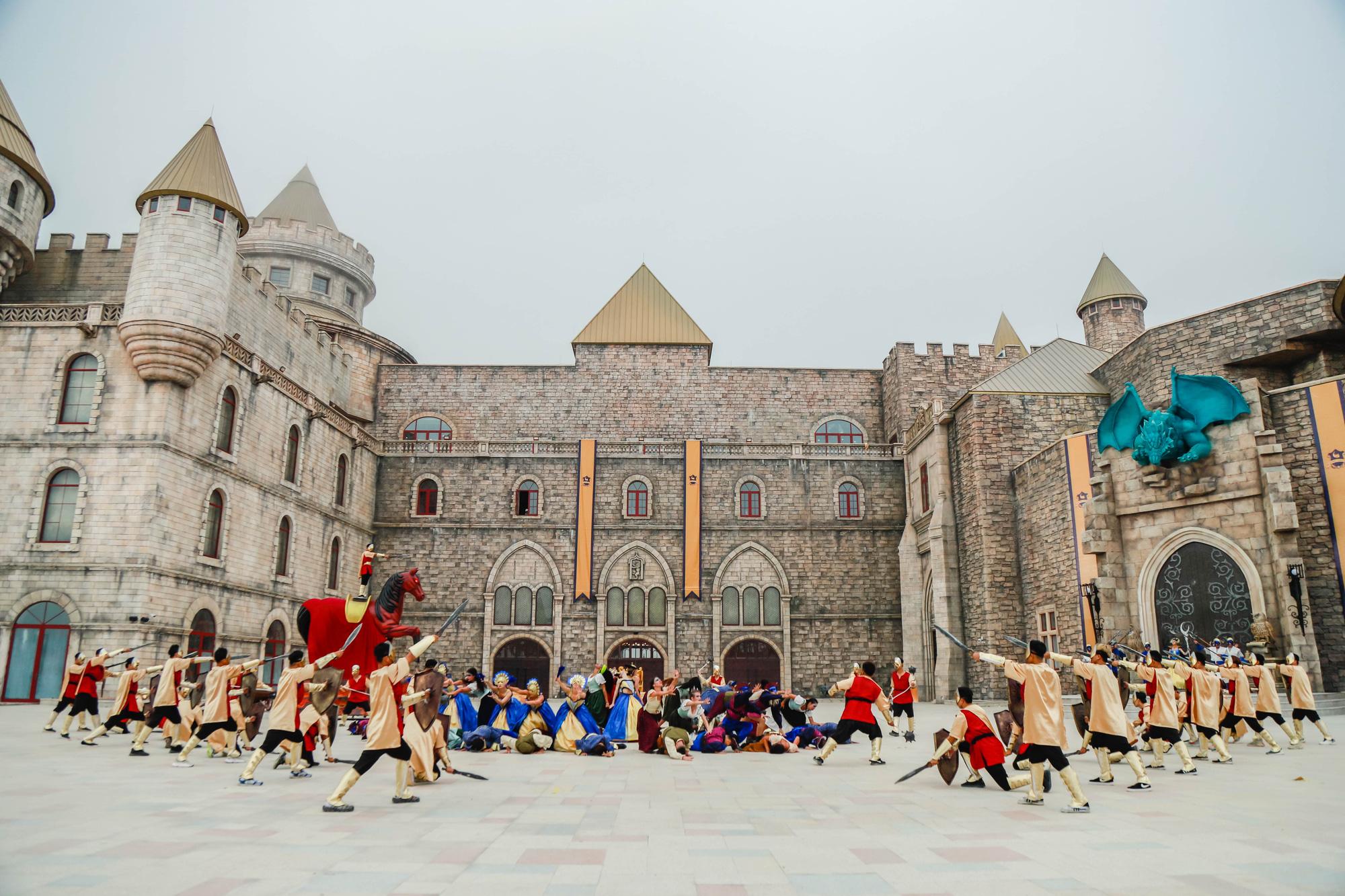 Sun World Ba Na Hills bừng sức sống với show diễn 