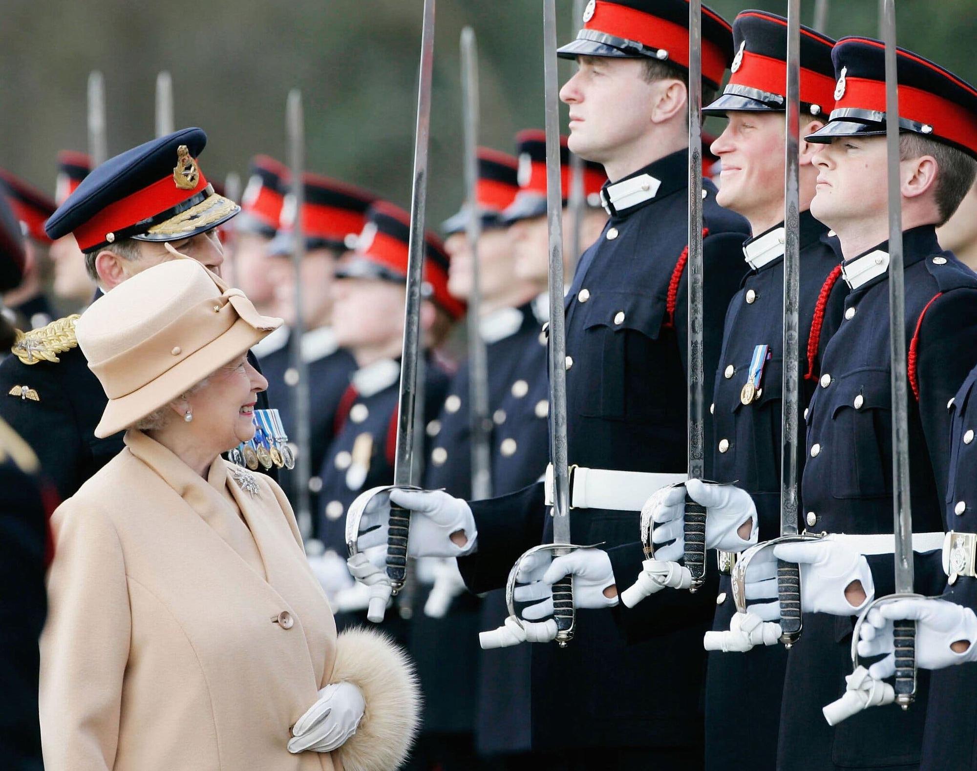 Cuộc đời Nữ hoàng Elizabeth II qua ảnh - Ảnh 42.