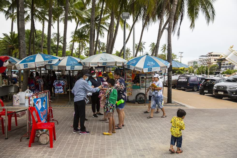 Bloomberg: Triển vọng kinh tế của Thái Lan 'tệ nhất châu Á'