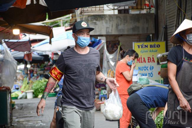 Người dân Hà Nội áp dụng mô hình đi chợ bằng phiếu