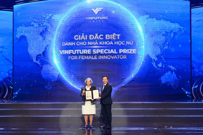 GS Susan Solomon là chủ nhân Giải Đặc biệt dành cho nhà khoa học nữ của VinFuture mùa 3