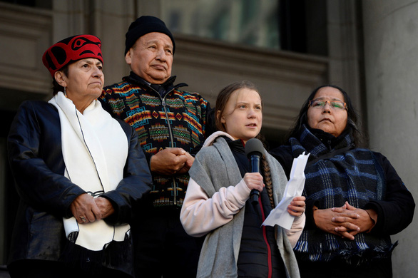 Greta Thunberg trong chuyến đi tới thành phố Vancouver của Canada.