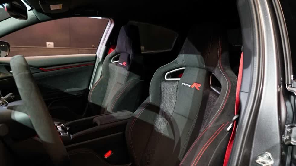 Bộ ghế Bucket Seat đậm chất thể thao.