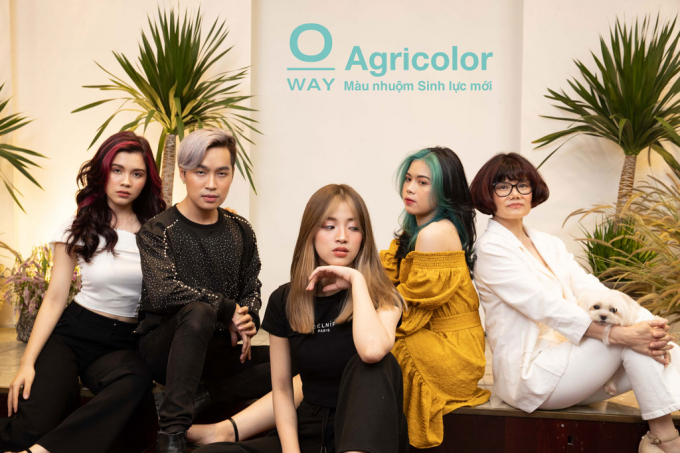 Agricolor dưới đôi mắt và bàn tay NTMT Việt (từ trái qua phải là 5 mẫu tóc do: NTMT Hiếu, Minh - Salon Oanh Hường, NTMT Ren Shimosakai - Été Saigon, NTMT Hồng Phượng, NTMT Tân - Tan's Hair Salon, NTMT Toni Hiếu thực hiện)