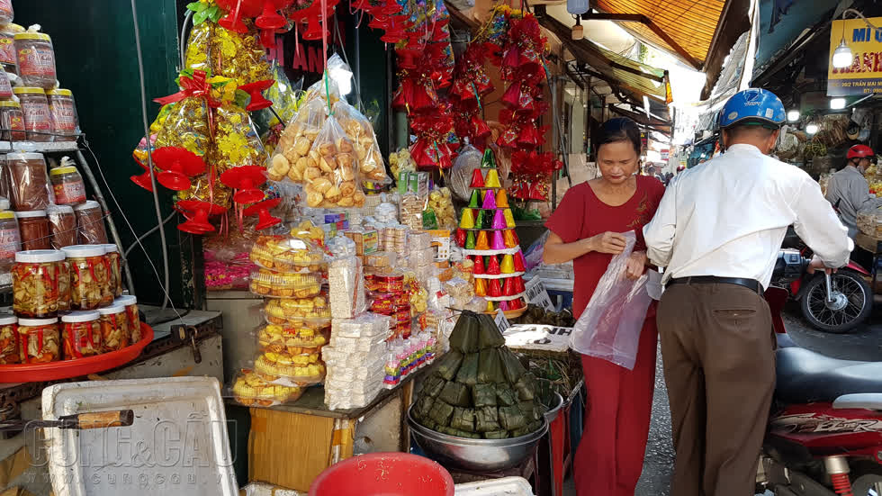 Những món bánh đậm quê. Ảnh: Cẩm Viên