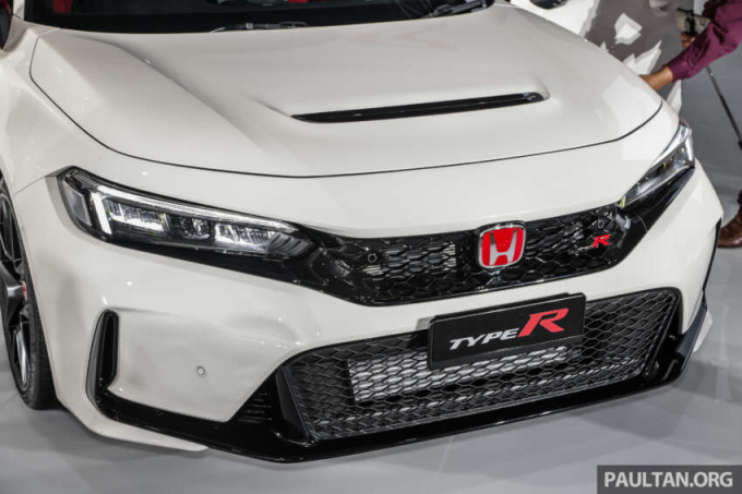 Nước gần Việt Nam mở bán Honda Civic giá 2 tỷ, khách đua nhau cọc tiền, được mua như trúng độc đắc