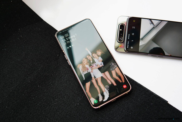 Ngất ngây với bộ quà tặng kèm Galaxy A80 giành cho fan BlackPink và các tín đồ sành điệu