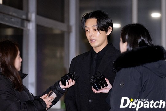 Trong phiên tòa, Yoo Ah In thừa nhận hút cần sa nhưng phủ nhận cáo buộc xúi giục người khác hút cần sa, tiêu hủy bằng chứng và gian lận