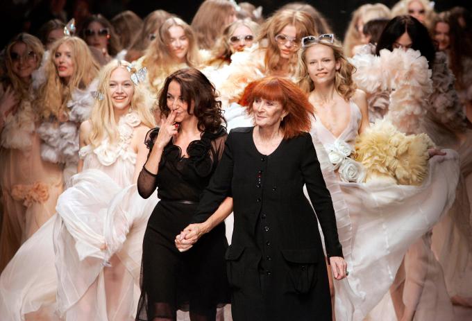 NTK Sonia Rykiel - người thiết kế ra BST và đứng sau toàn bộ ý tưởng catwalk độc đáo trên sân khấu  